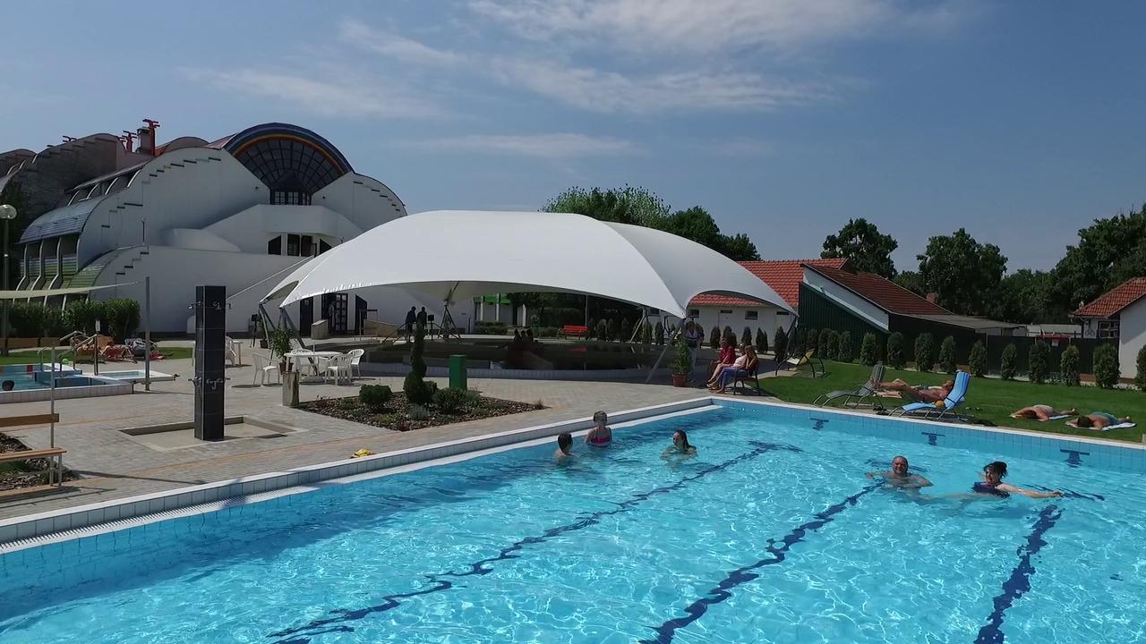 Hoforras Hotel Gyula Exterior foto