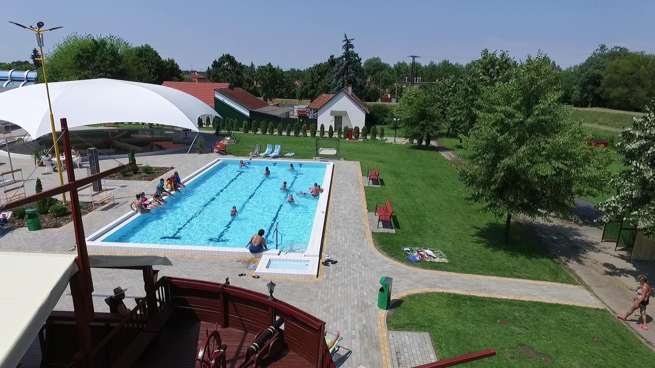 Hoforras Hotel Gyula Exterior foto